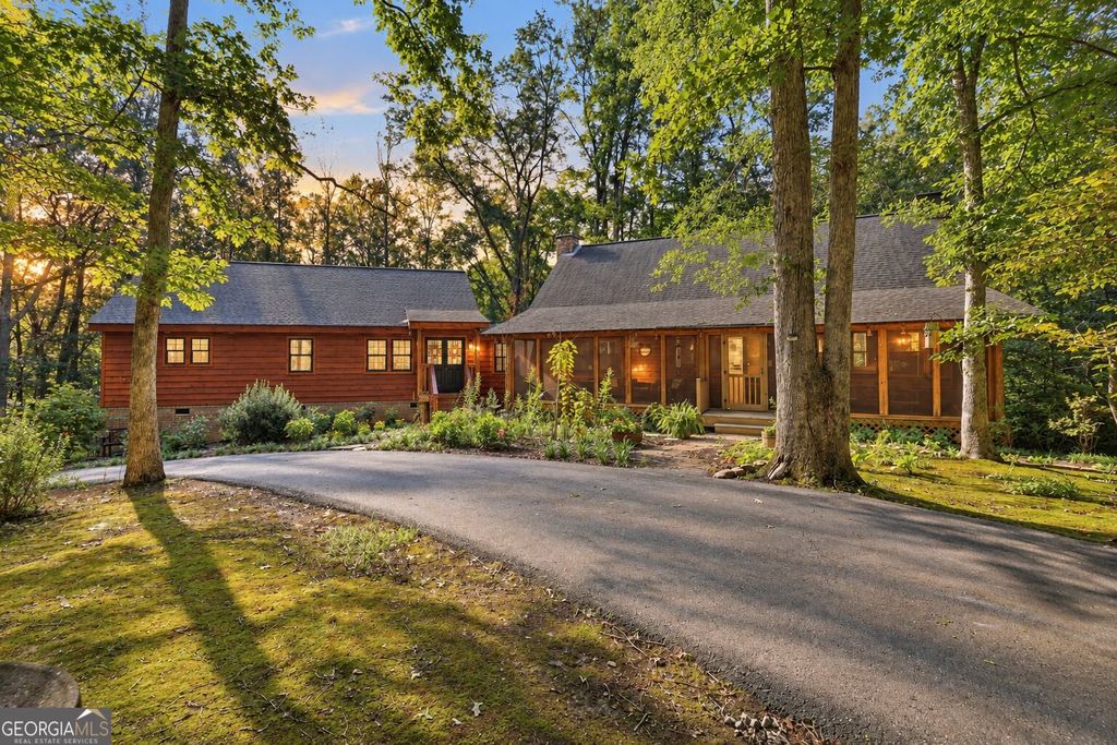 282 Jarrett Manor Estates Road, Toccoa, GA 30577 — photo 2