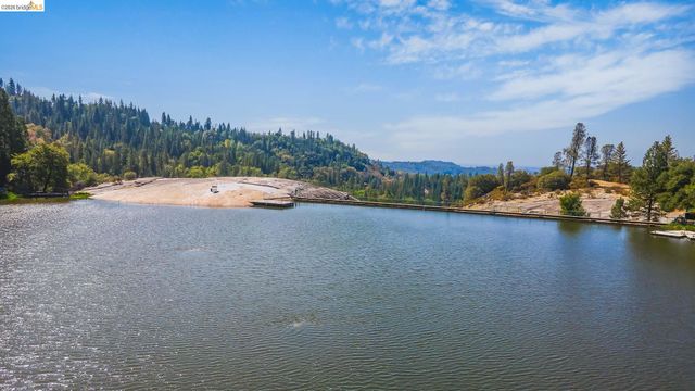 23023 Strauch Dr, Twain Harte, CA 95383