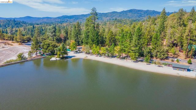 23023 Strauch Dr, Twain Harte, CA 95383