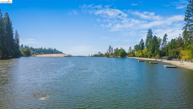23023 Strauch Dr, Twain Harte, CA 95383