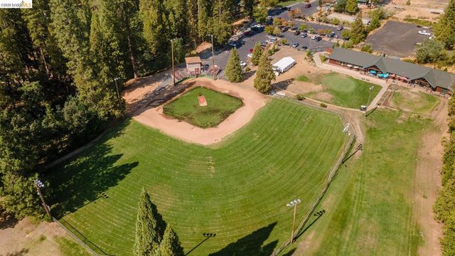 23023 Strauch Dr, Twain Harte, CA 95383