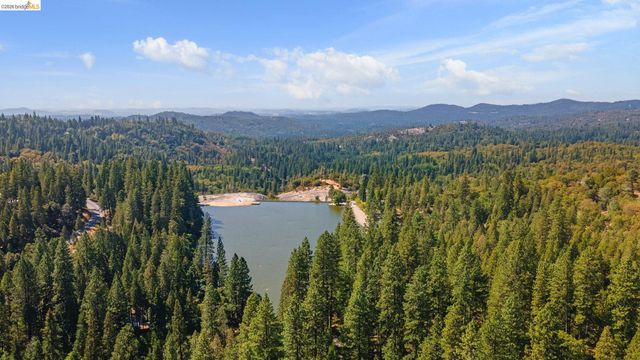 23023 Strauch Dr, Twain Harte, CA 95383