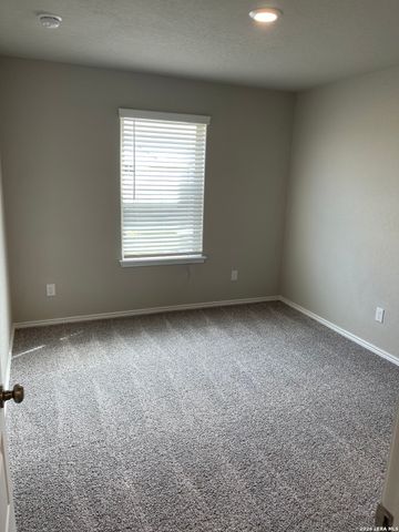 2532 Ayers Dr., Seguin, TX 78155