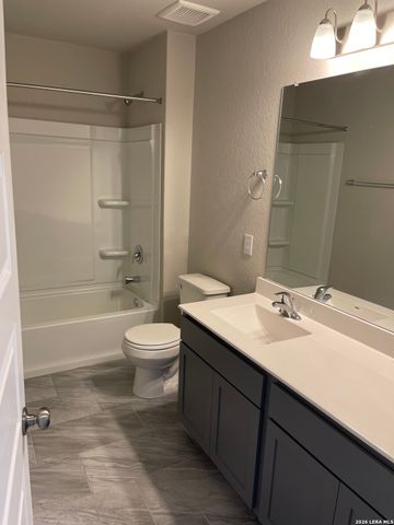 2532 Ayers Dr., Seguin, TX 78155