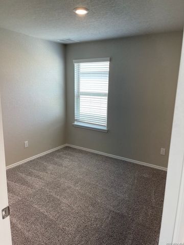 2532 Ayers Dr., Seguin, TX 78155