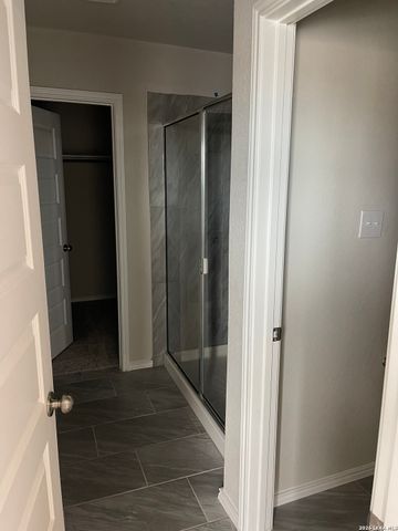 2532 Ayers Dr., Seguin, TX 78155