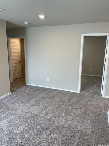 2532 Ayers Dr., Seguin, TX 78155