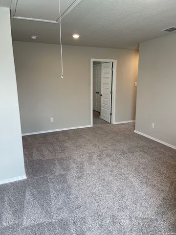 2532 Ayers Dr., Seguin, TX 78155