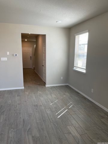 2532 Ayers Dr., Seguin, TX 78155