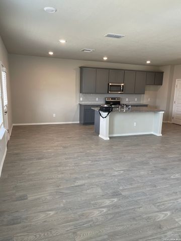 2532 Ayers Dr., Seguin, TX 78155