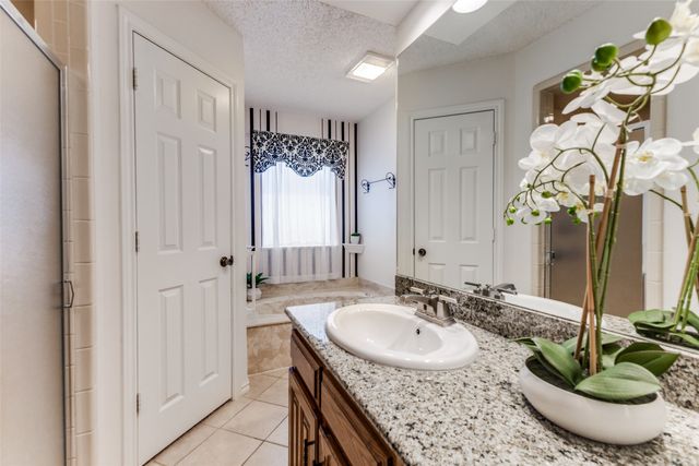 3802 Woodside Drive, Arlington, TX 76016