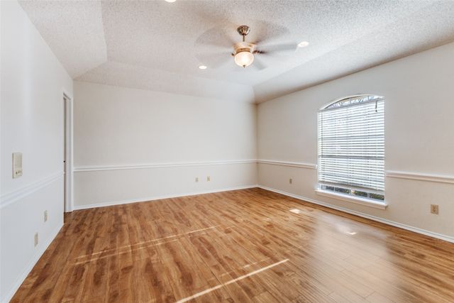 3802 Woodside Drive, Arlington, TX 76016