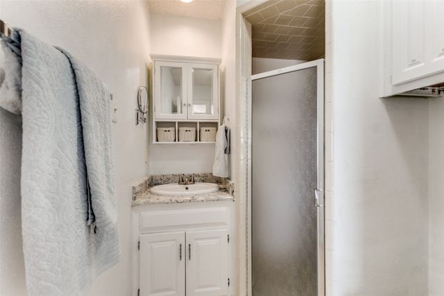 3802 Woodside Drive, Arlington, TX 76016