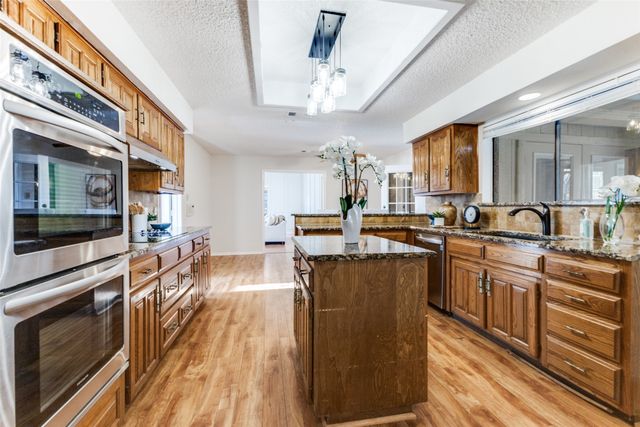 3802 Woodside Drive, Arlington, TX 76016