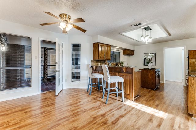 3802 Woodside Drive, Arlington, TX 76016