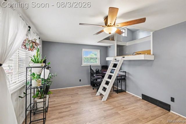 2451 Valley Lane Drive, Grand Blanc, MI 48439