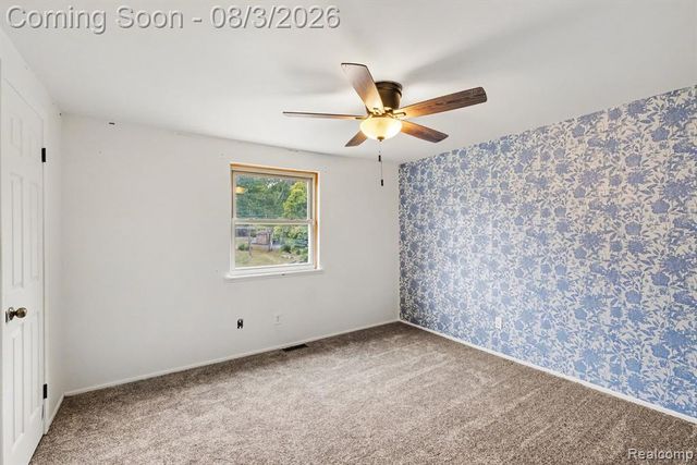 2451 Valley Lane Drive, Grand Blanc, MI 48439