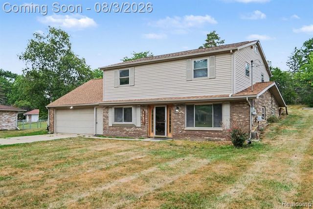 2451 Valley Lane Drive, Grand Blanc, MI 48439