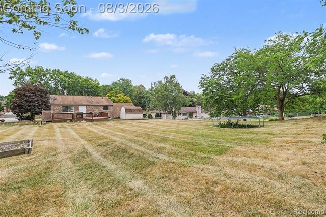 2451 Valley Lane Drive, Grand Blanc, MI 48439