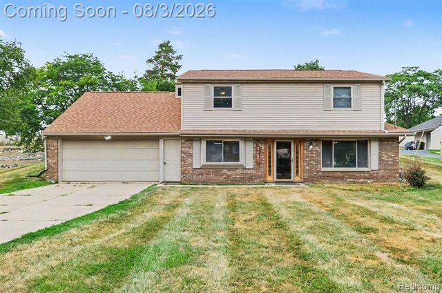 2451 Valley Lane Drive, Grand Blanc, MI 48439