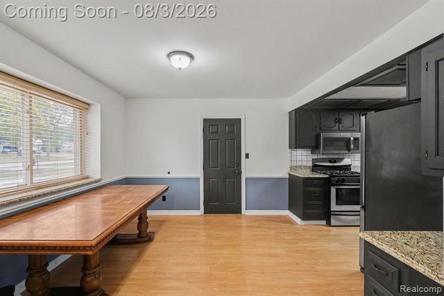 2451 Valley Lane Drive, Grand Blanc, MI 48439