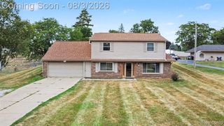 2451 Valley Lane Drive, Grand Blanc, MI 48439