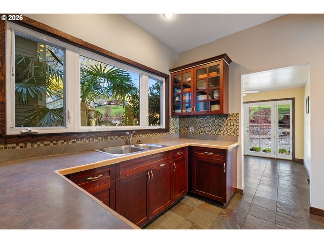 602 Nw 18TH Loop, Camas, WA 98607