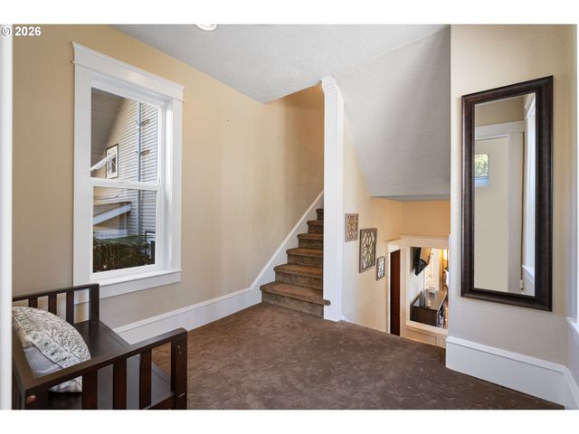 602 Nw 18TH Loop, Camas, WA 98607