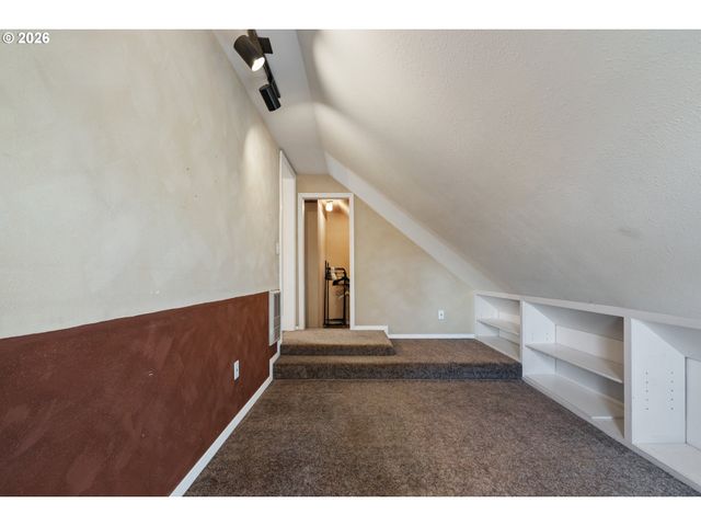 602 Nw 18TH Loop, Camas, WA 98607