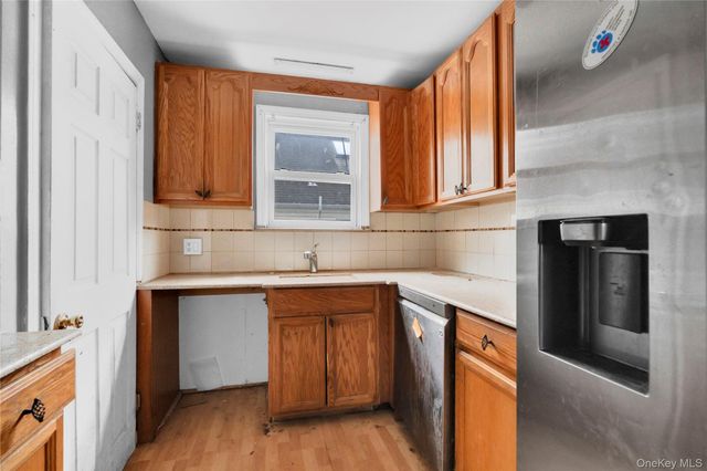 32 Tibbetts Road, Yonkers, NY 10705