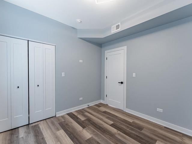 5131 W Roscoe Street, Chicago, IL 60641