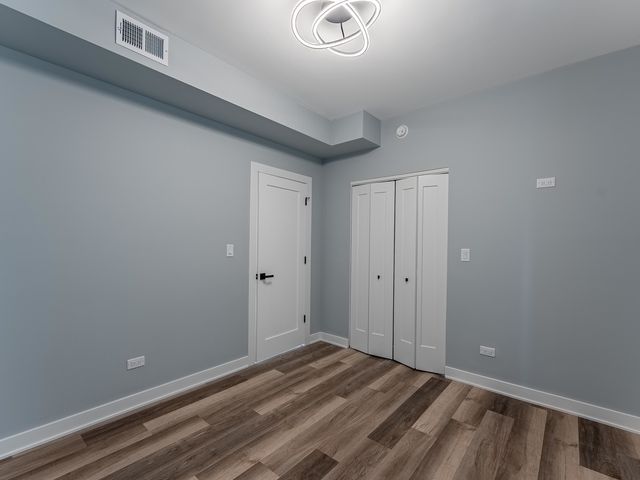 5131 W Roscoe Street, Chicago, IL 60641