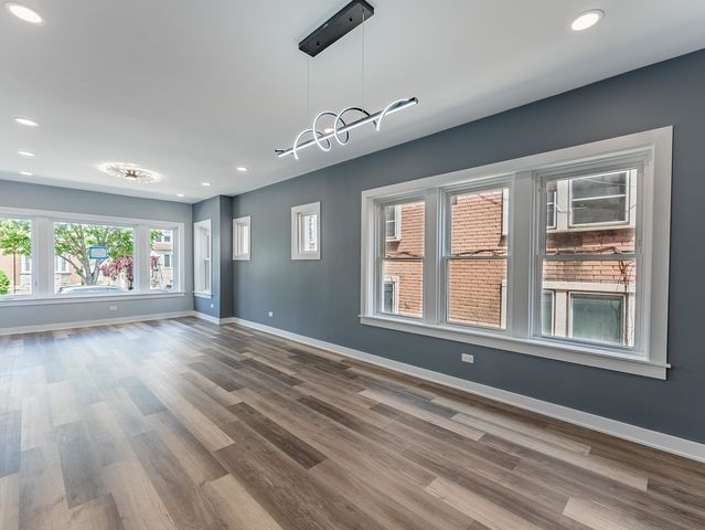 5131 W Roscoe Street, Chicago, IL 60641