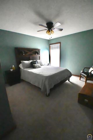 2522 SW Windermere CT, Topeka, KS 66614