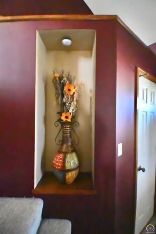 2522 SW Windermere CT, Topeka, KS 66614