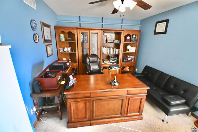 2522 SW Windermere CT, Topeka, KS 66614