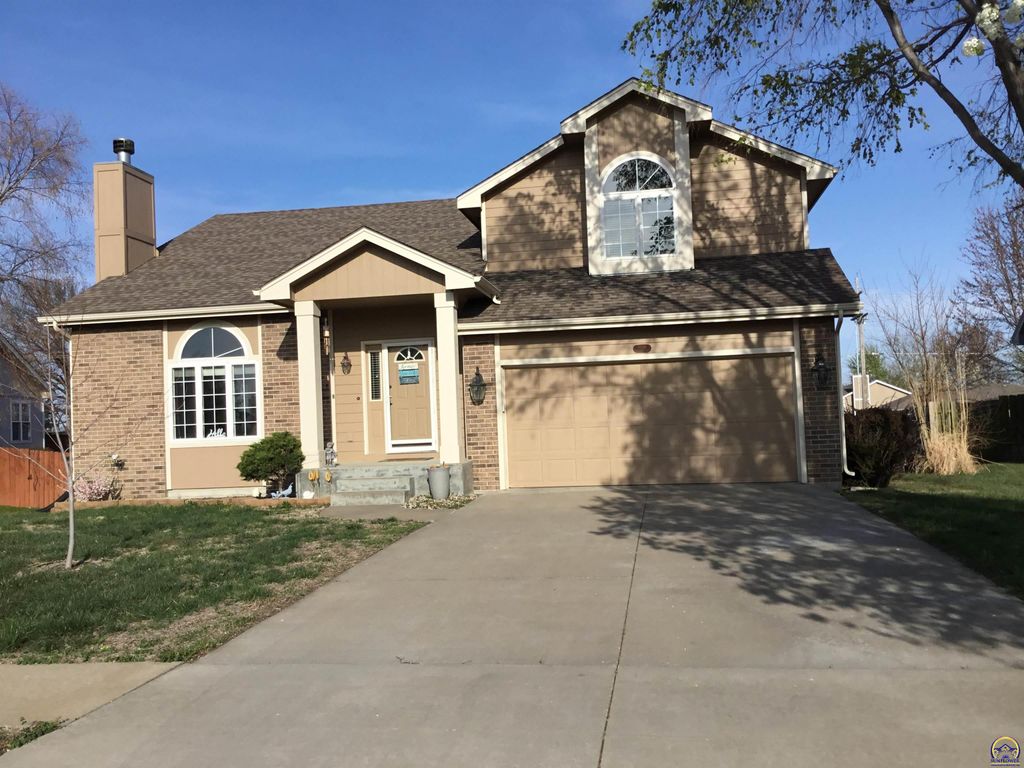 2522 SW Windermere CT, Topeka, KS 66614