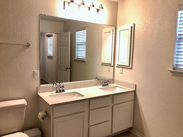 213 Asher Blue DR 7, Hutto, TX 78634