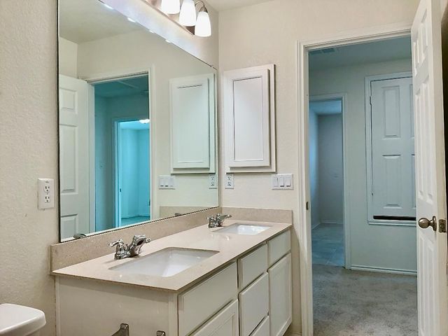 213 Asher Blue DR 7, Hutto, TX 78634