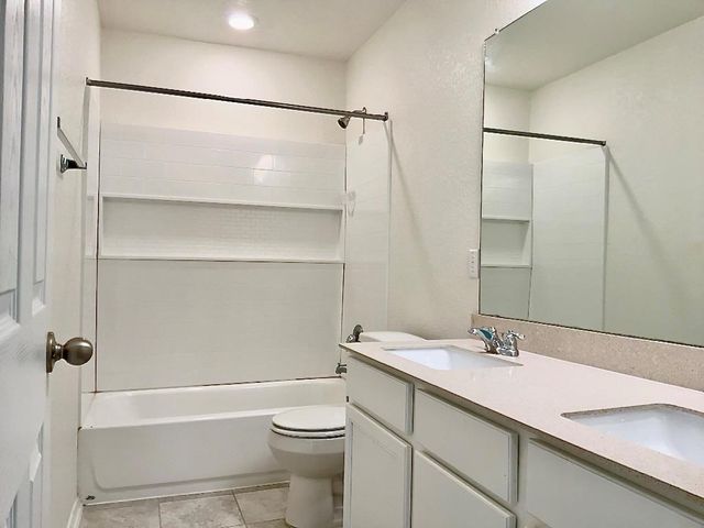 213 Asher Blue DR 7, Hutto, TX 78634