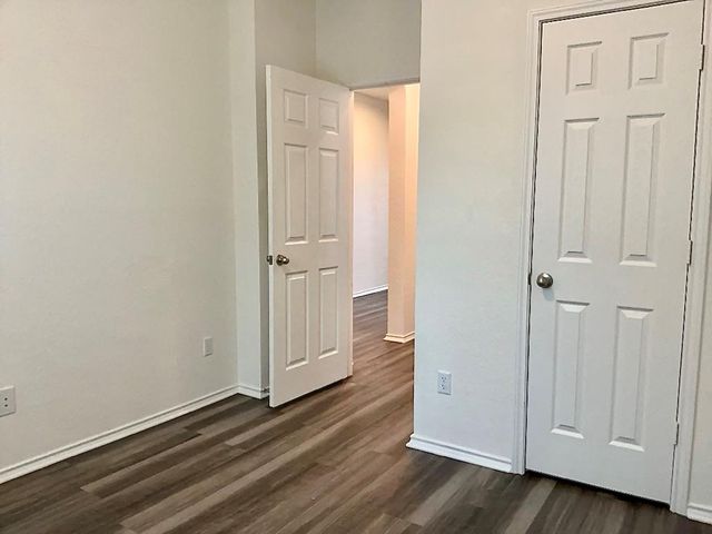 213 Asher Blue DR 7, Hutto, TX 78634