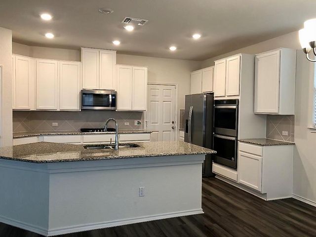 213 Asher Blue DR 7, Hutto, TX 78634