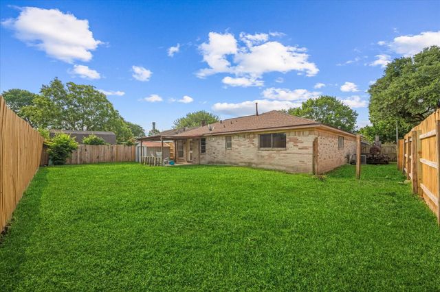 11731 Bexar Drive, La Porte, TX 77571