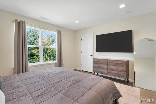915 Walnut Point Drive, Imperial, MO 63052
