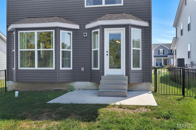 915 Walnut Point Drive, Imperial, MO 63052