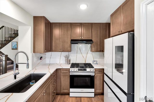 915 Walnut Point Drive, Imperial, MO 63052