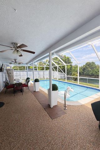 8085 NW 21st St, Sunrise, FL 33322