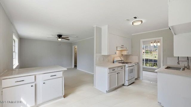 5219 Queen Eleanor Lane, Jackson, MS 39209