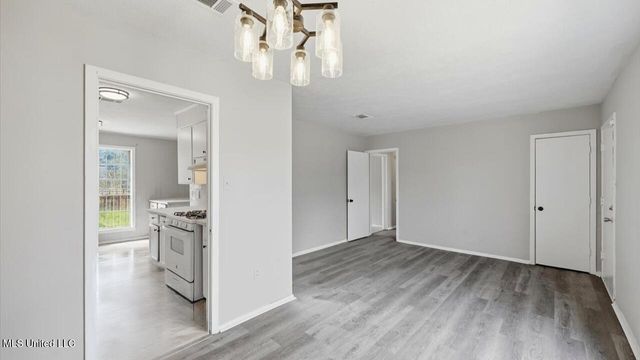 5219 Queen Eleanor Lane, Jackson, MS 39209