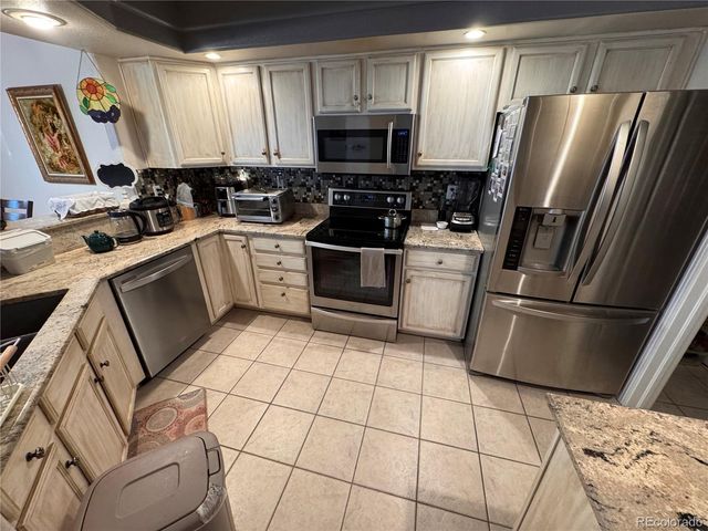 2486 S Scranton Way, Aurora, CO 80014